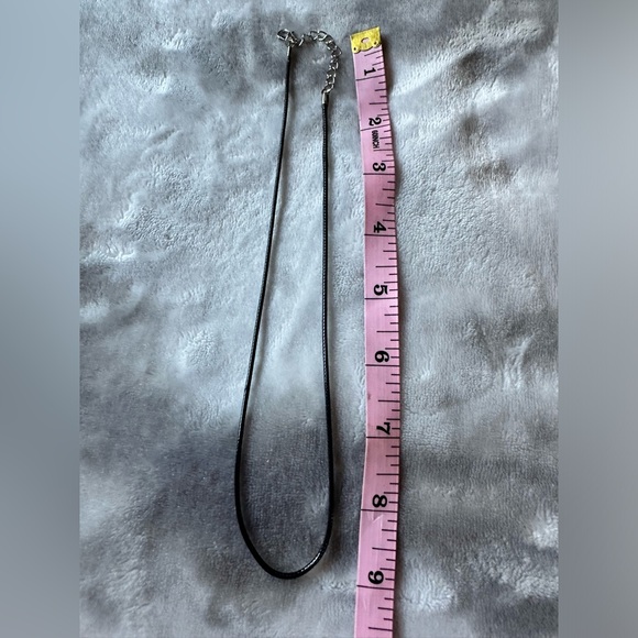 Gorgeous one of a kind, handcrafted bird skull heart necklace - Picture 9 of 9